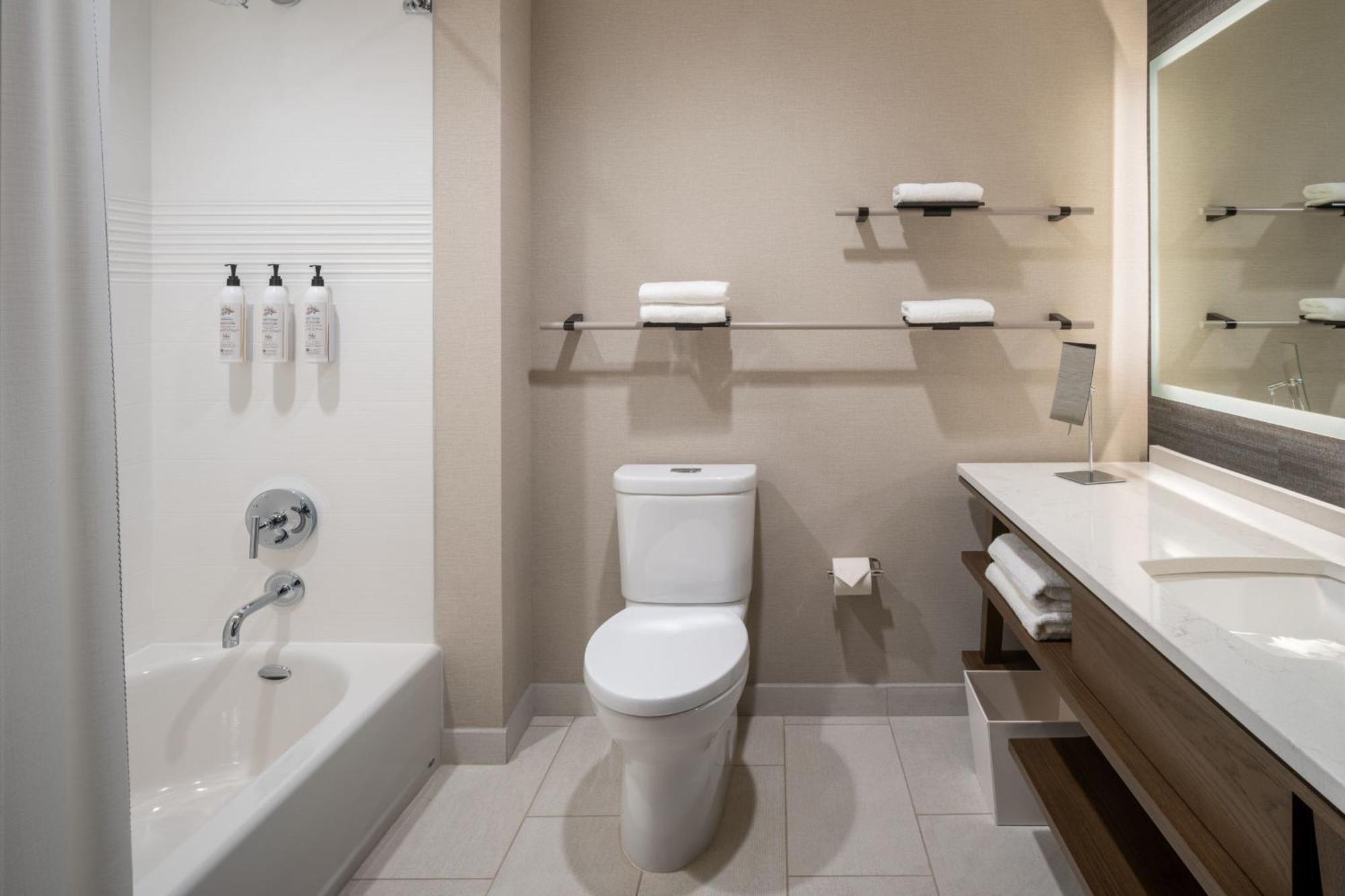 Delta Hotels By Marriott Wichita Falls Convention Center מראה חיצוני תמונה